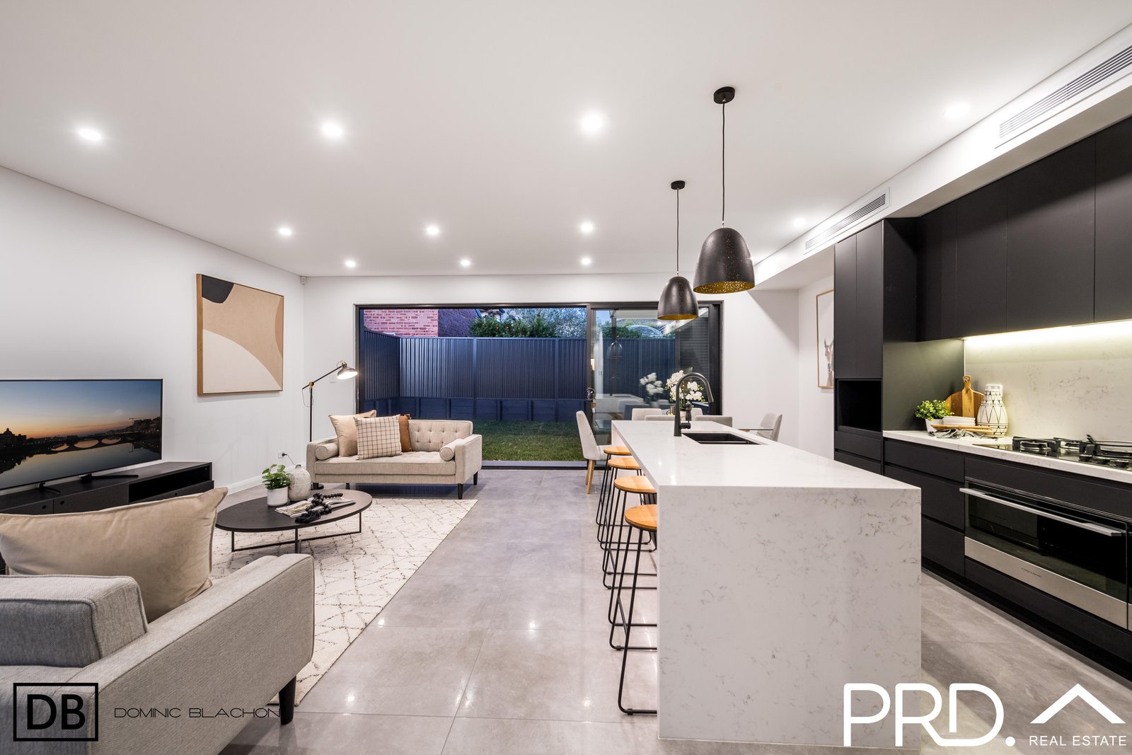 21 Valmay Avenue PICNIC POINT 3