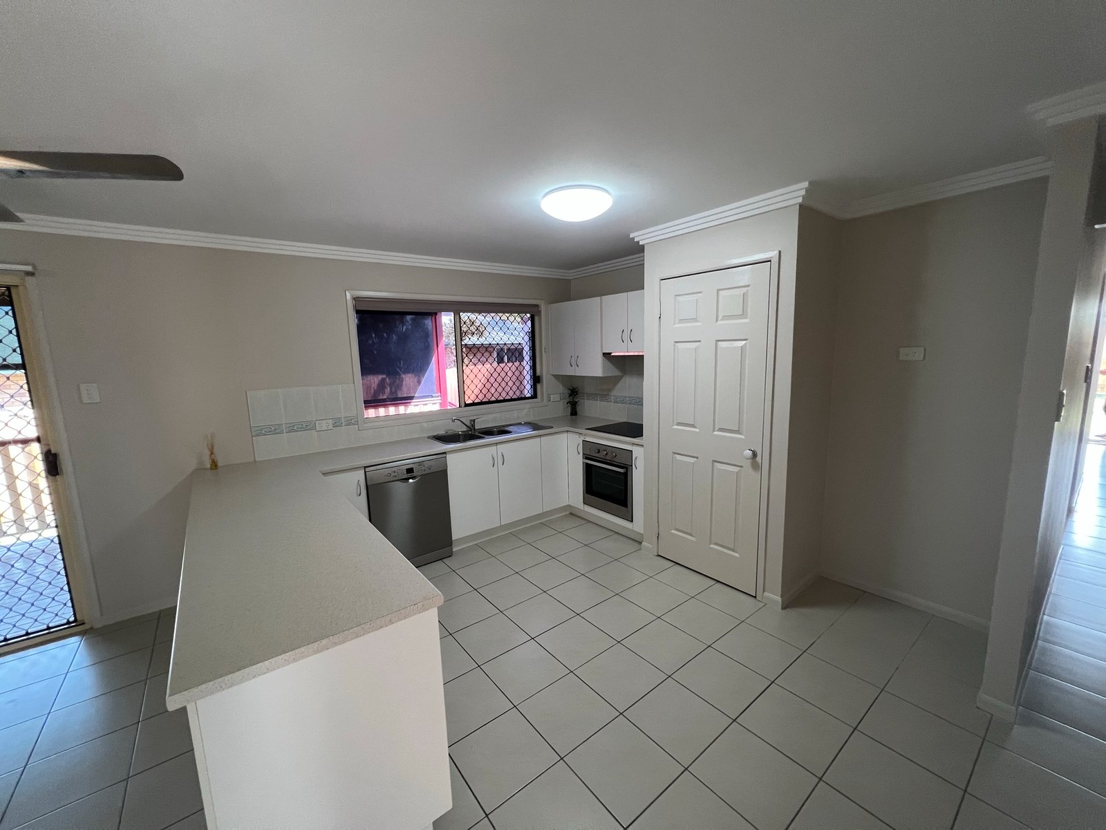 21 WARATAH Crescent TANNUM SANDS 12