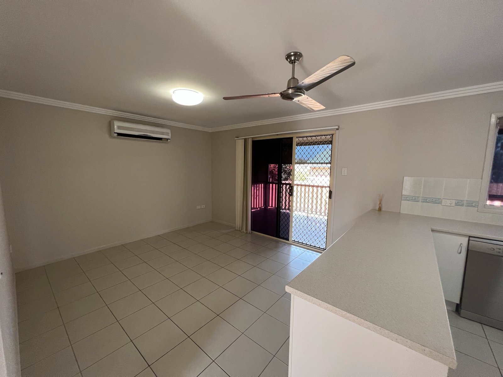 21 WARATAH Crescent TANNUM SANDS 13
