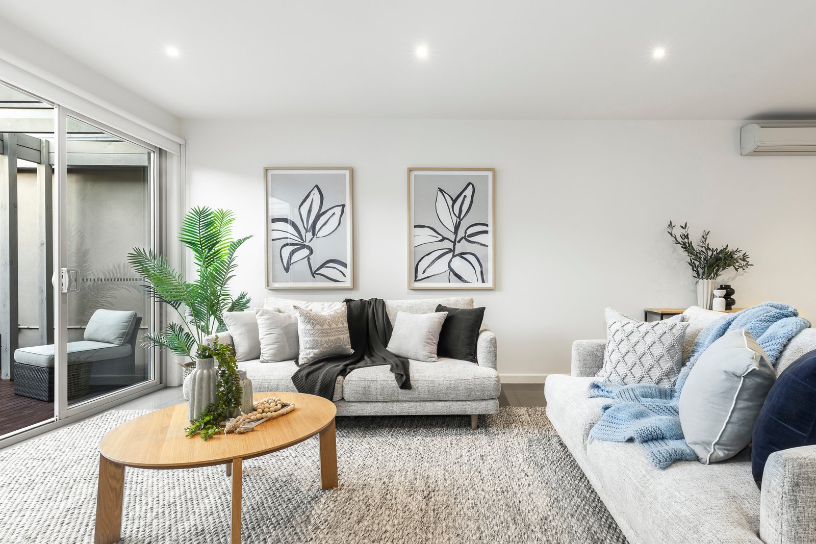 Gallery: 2/1 Warland Road