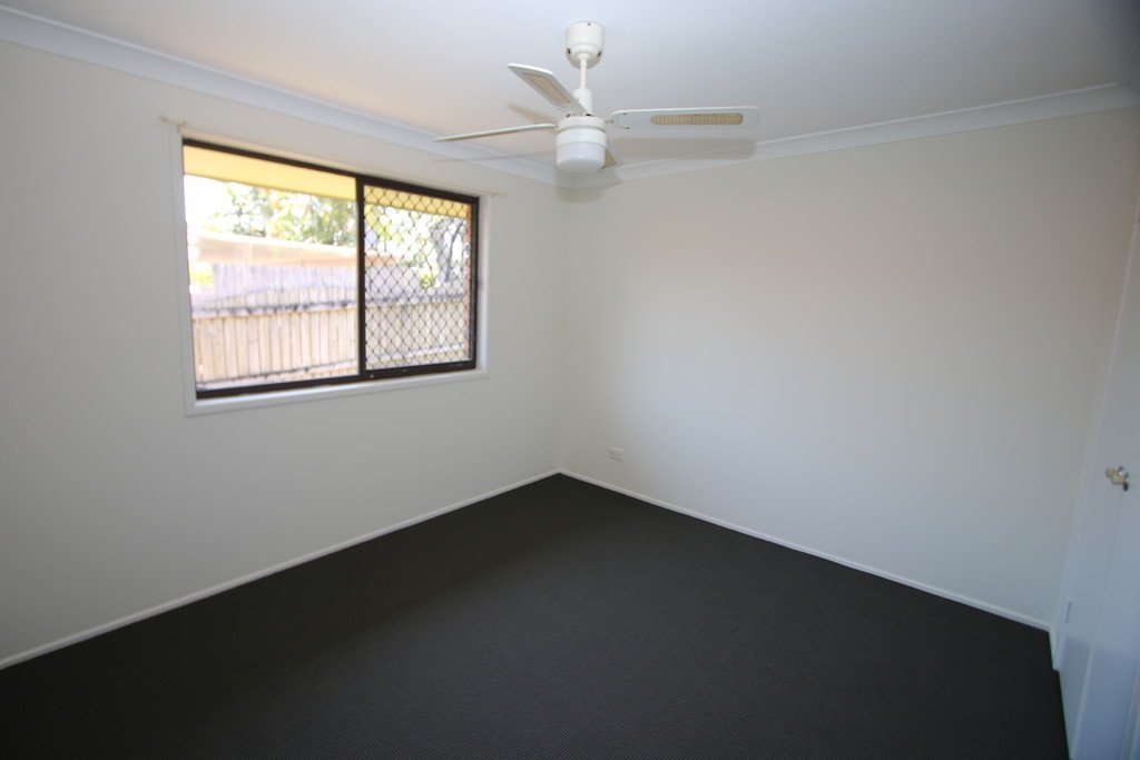 21 Warratina Street LABRADOR 7