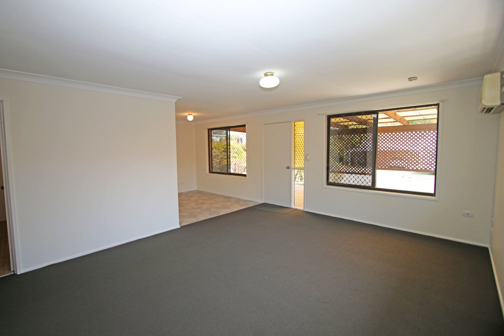 21 Warratina Street LABRADOR 5