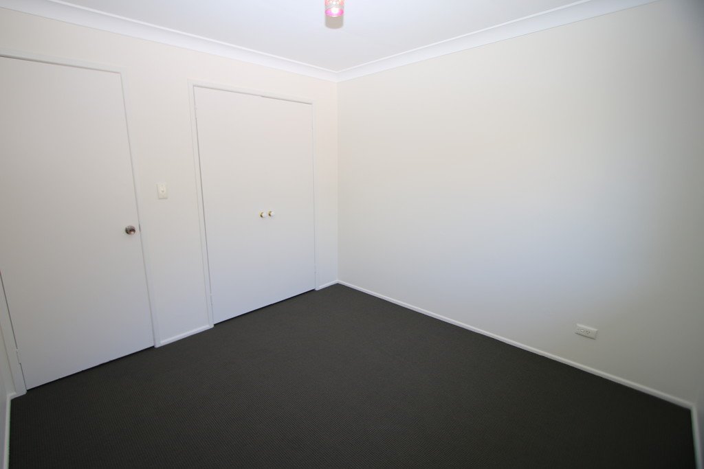 21 Warratina Street LABRADOR 9