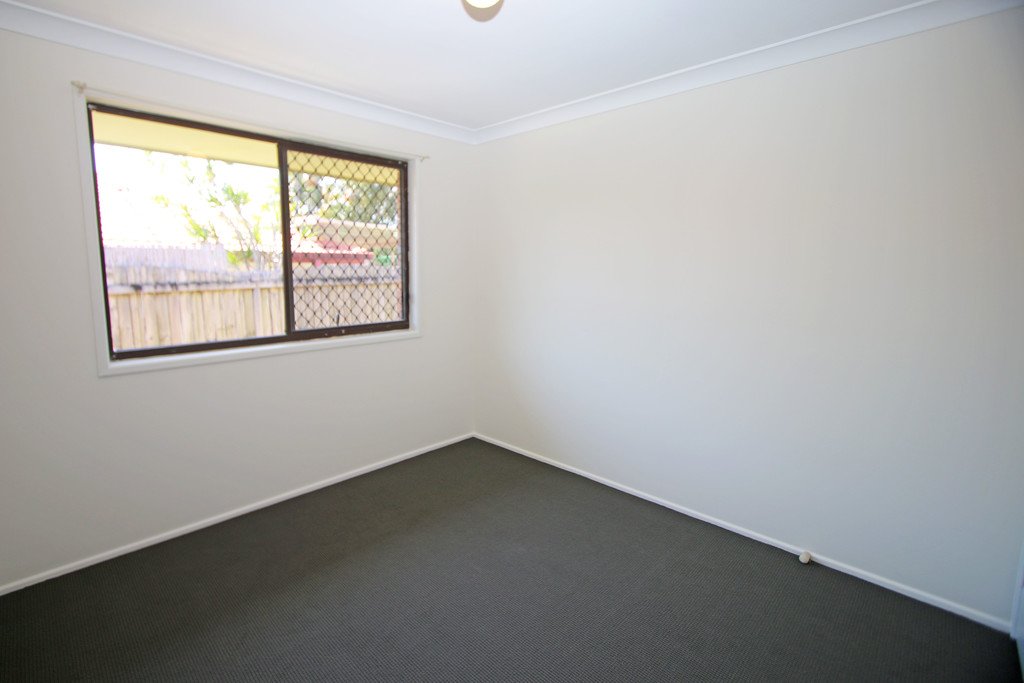 21 Warratina Street LABRADOR 10