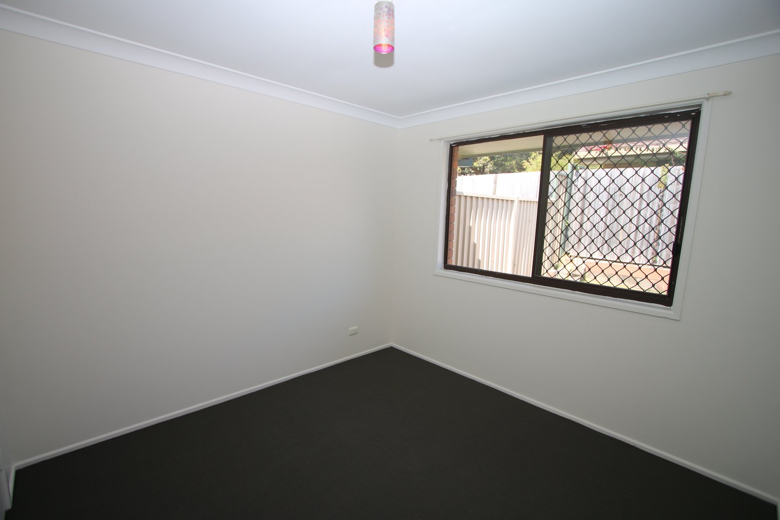 21 Warratina Street LABRADOR 10