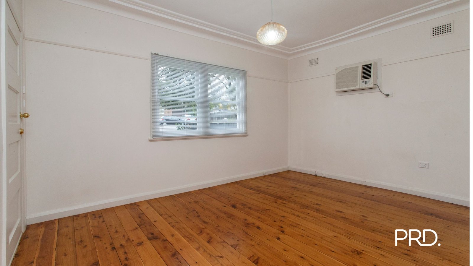 21 Warwick St  Penrith 2