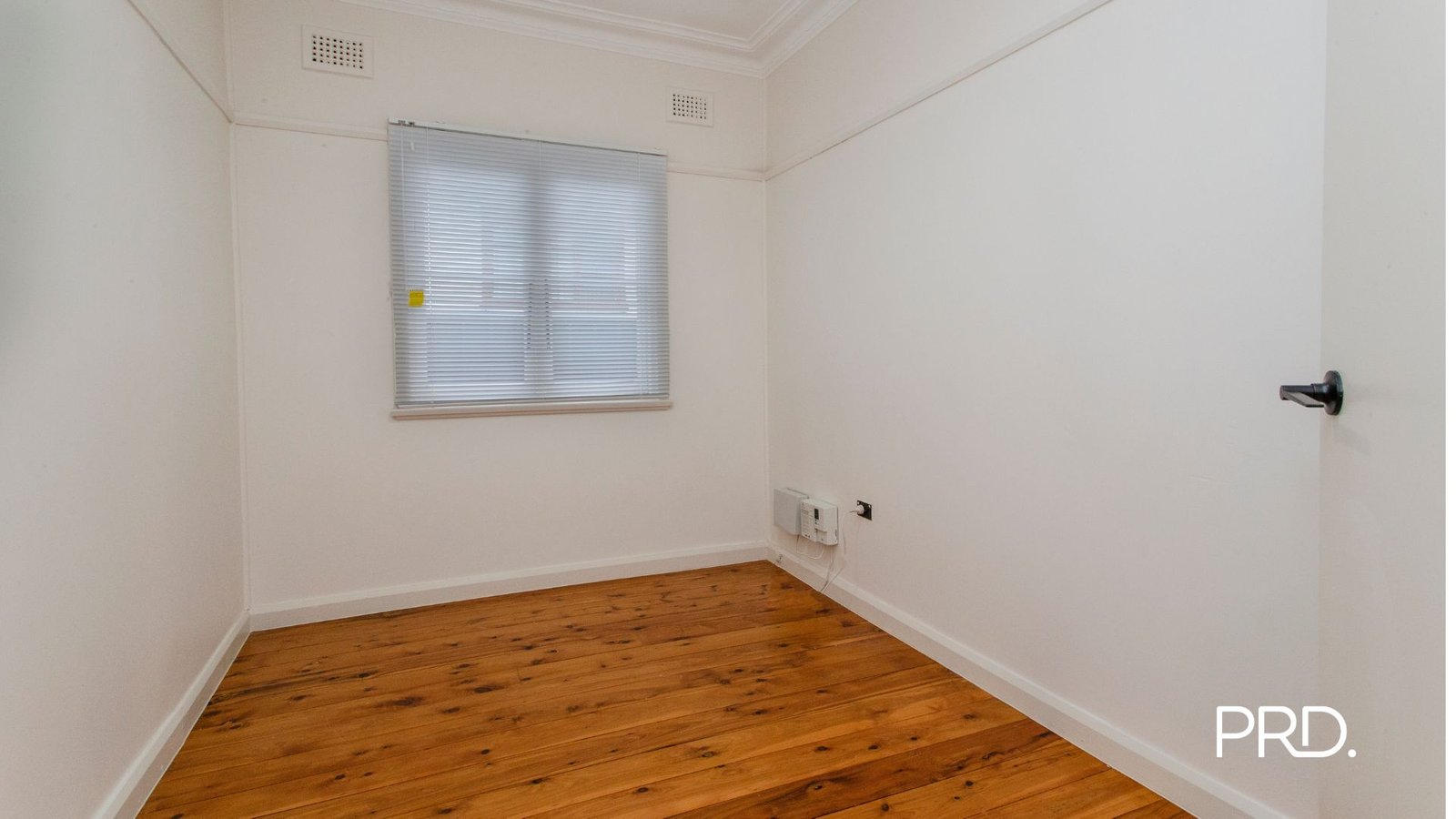 21 Warwick St  Penrith 8