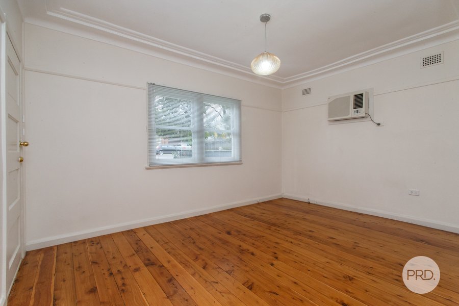 21 Warwick Street PENRITH 4