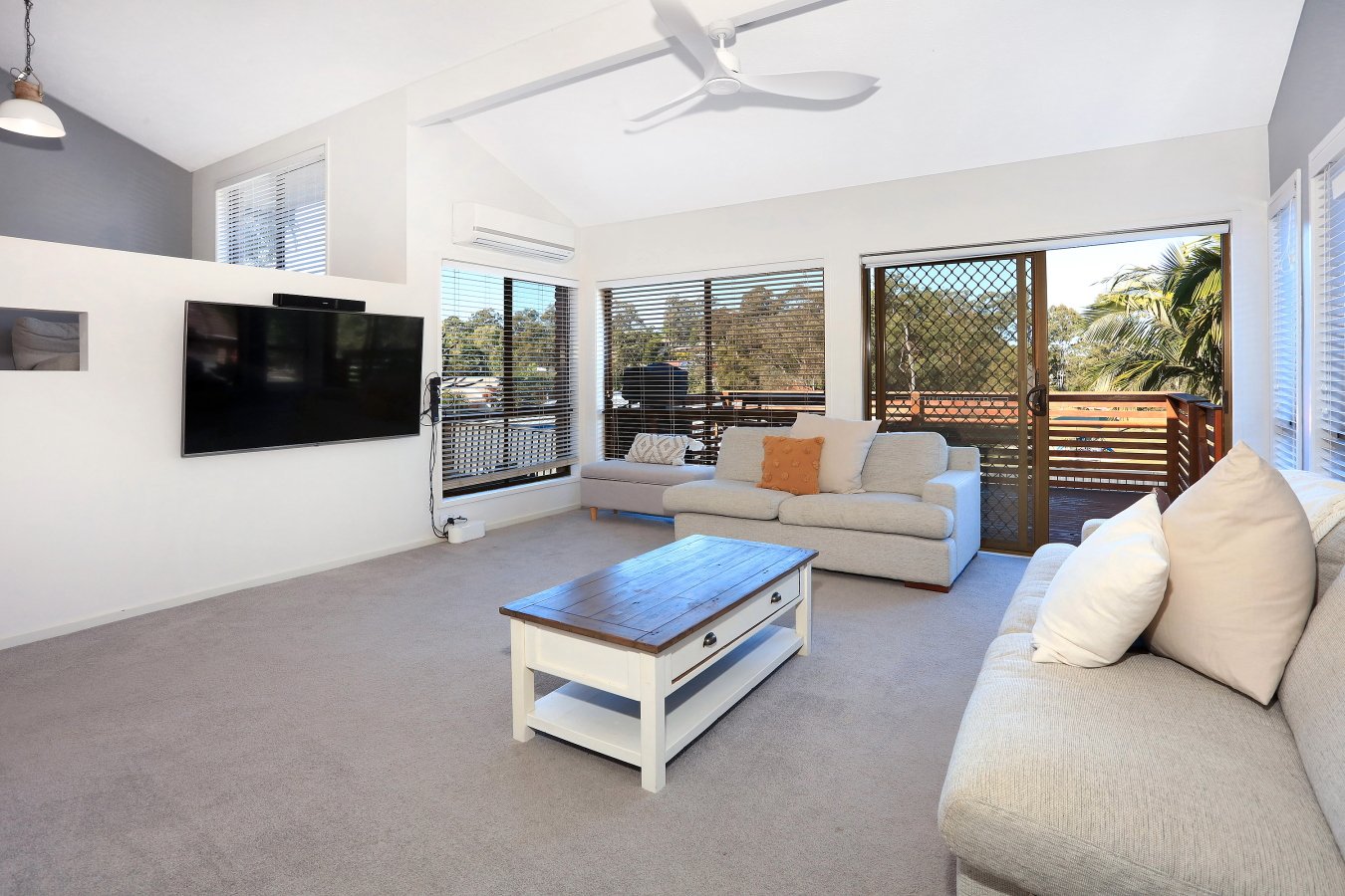 21 Watford Crescent MOLENDINAR 5