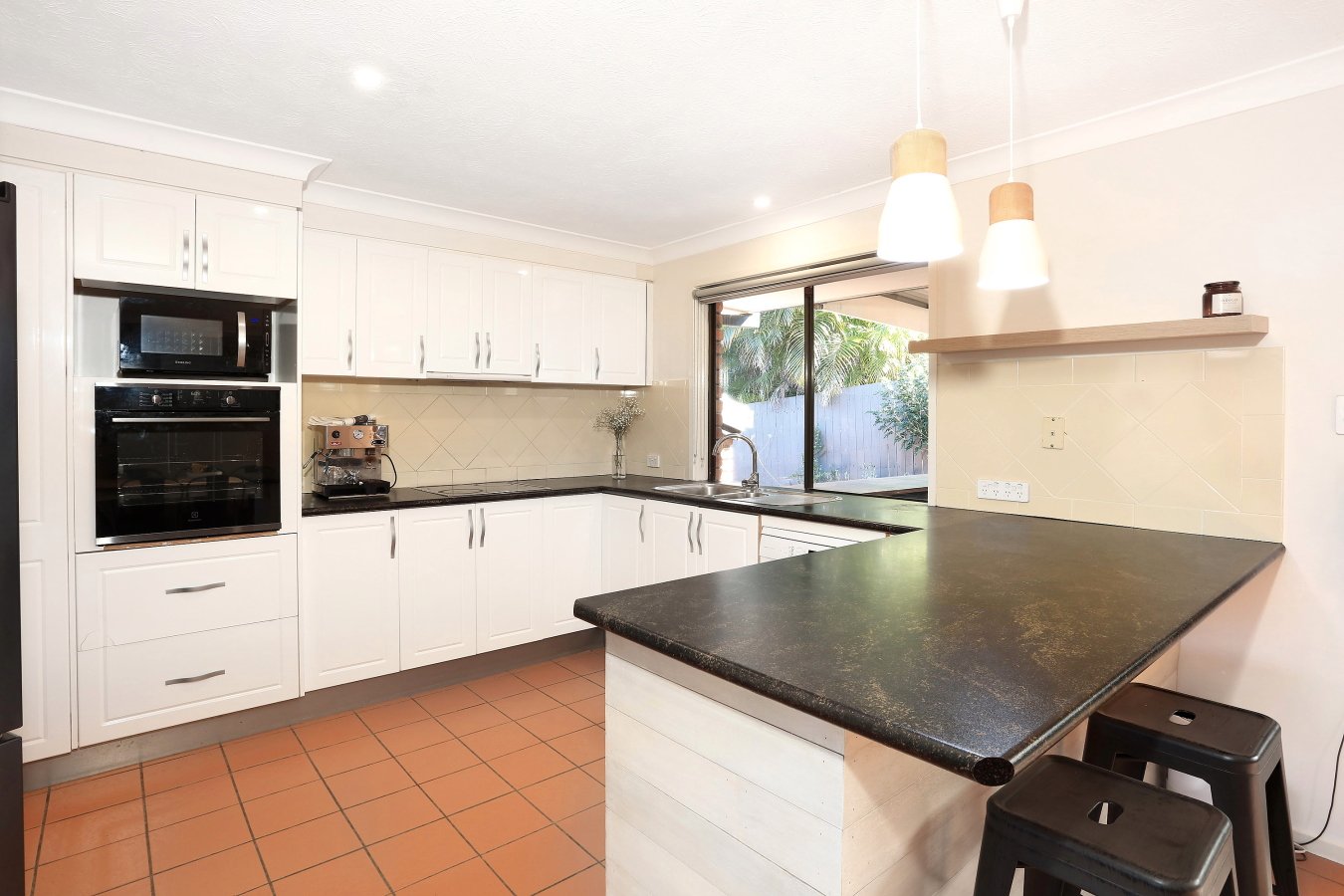 21 Watford Crescent MOLENDINAR 8