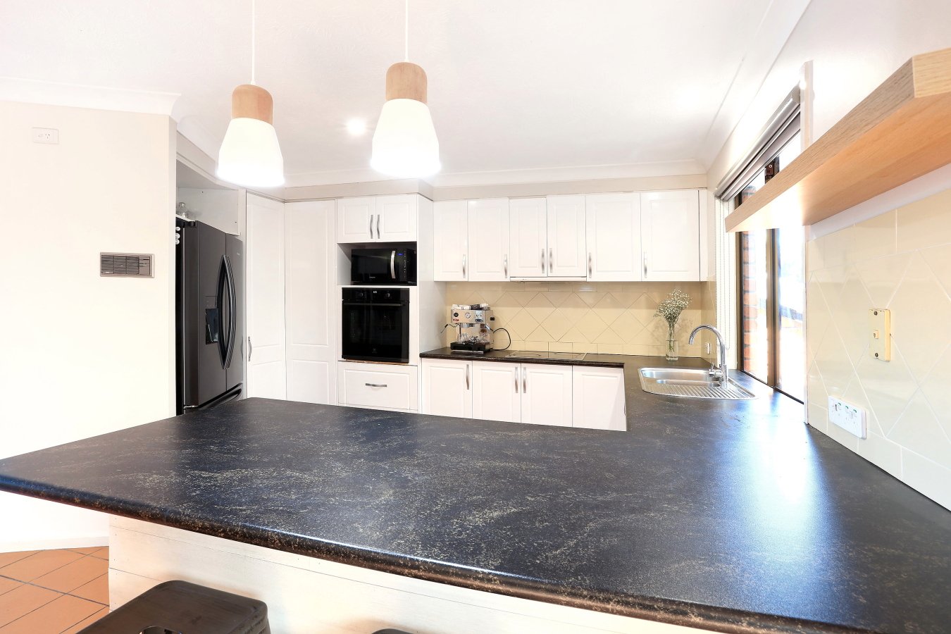 21 Watford Crescent MOLENDINAR 9