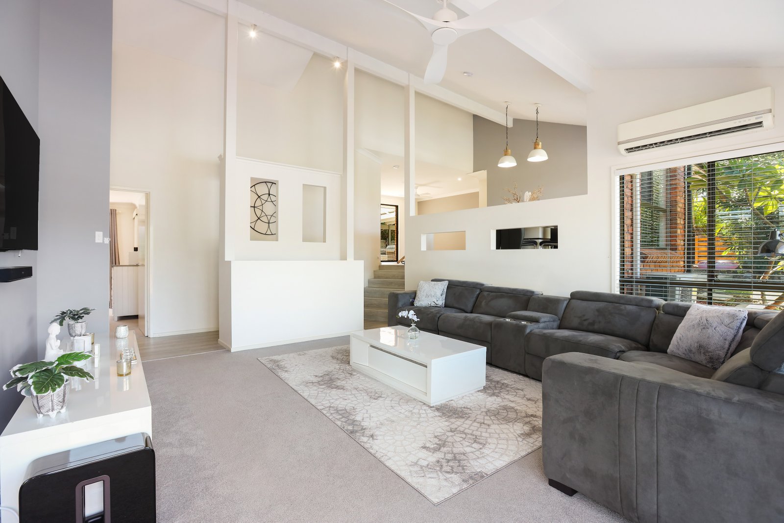 21 Watford Crescent MOLENDINAR 5