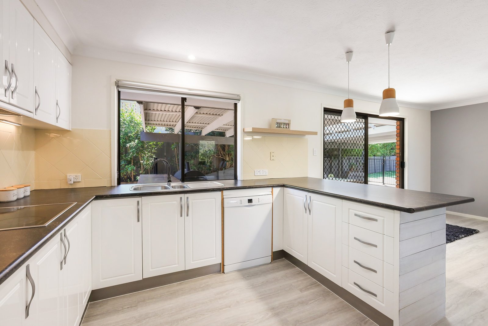 21 Watford Crescent MOLENDINAR 7