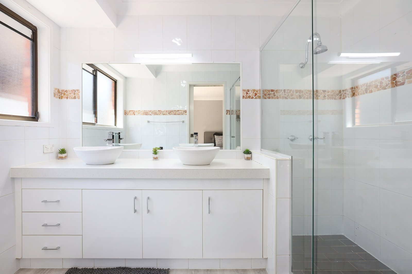 21 Watford Crescent MOLENDINAR 9