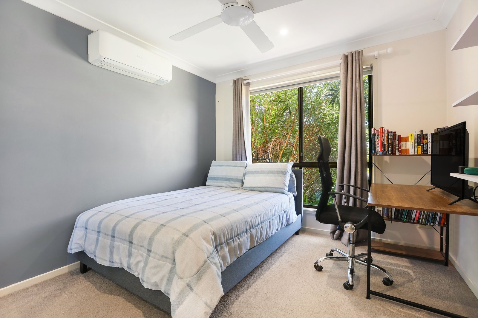 21 Watford Crescent MOLENDINAR 11