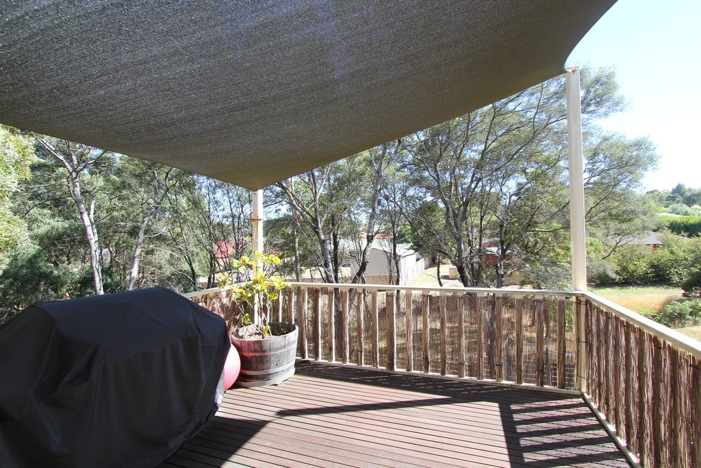 21 Wattletree Drive MOUNT HELEN 18