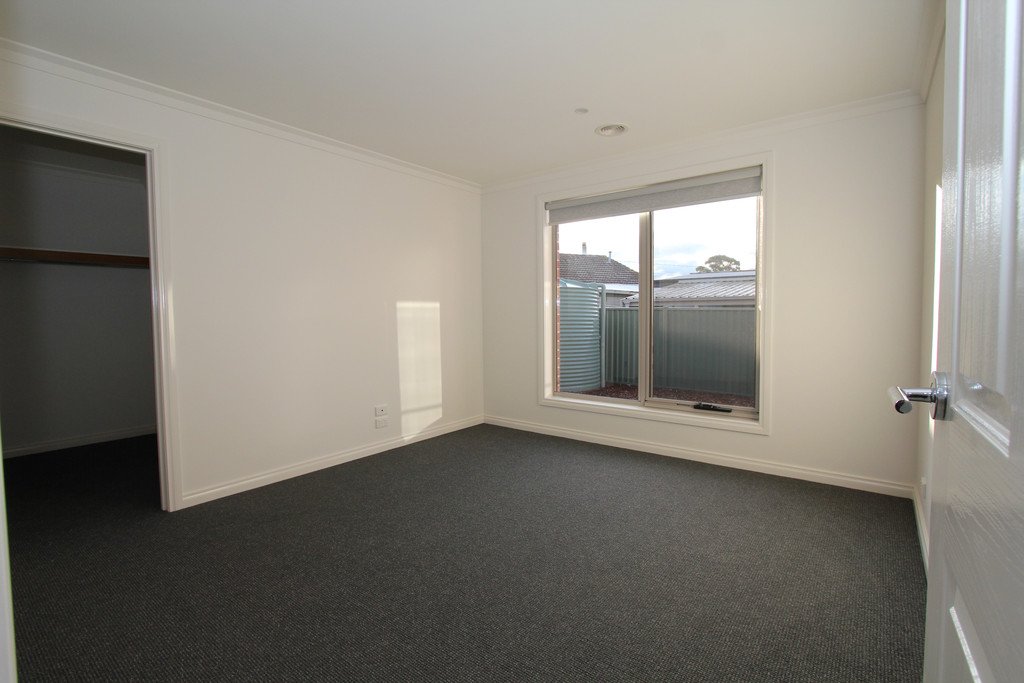 2/1 Whitta Street SEBASTOPOL 4