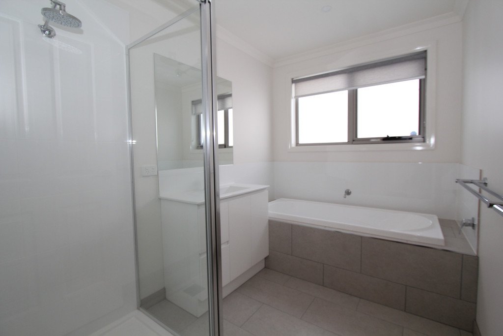 2/1 Whitta Street SEBASTOPOL 7