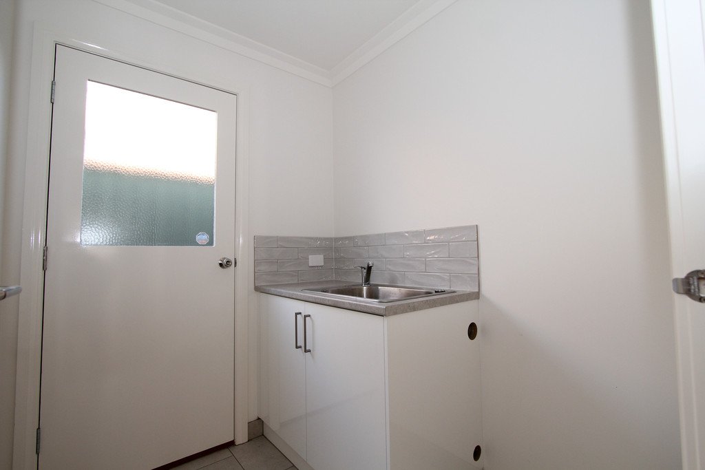 2/1 Whitta Street SEBASTOPOL 8