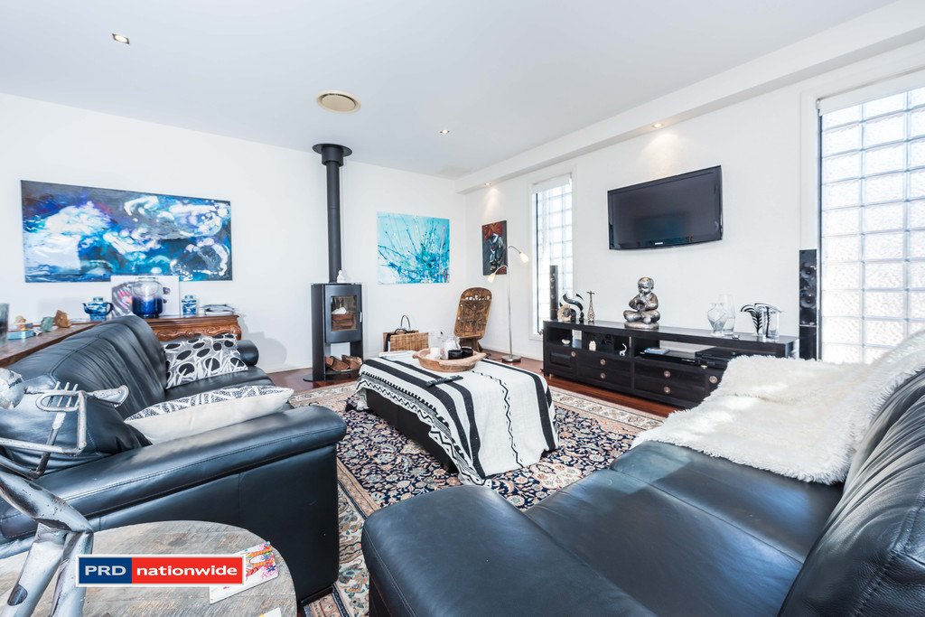 2/1 Wollomi Avenue NELSON BAY 6