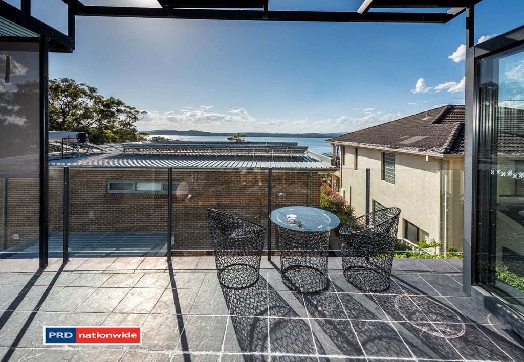 2/1 Wollomi Avenue NELSON BAY 18