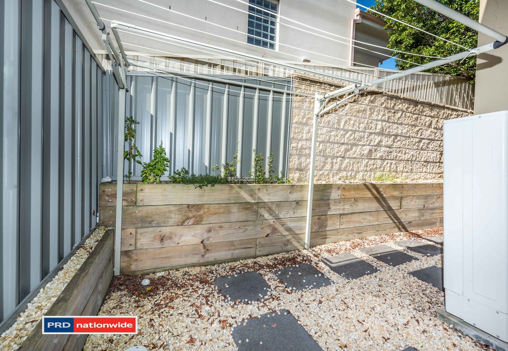 2/1 Wollomi Avenue NELSON BAY 24