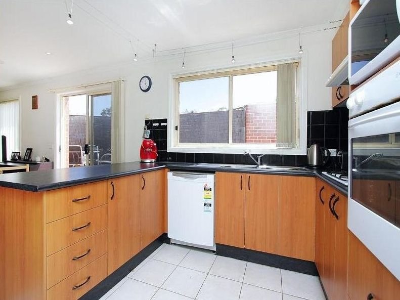 Gallery: 2/1 Woods Avenue