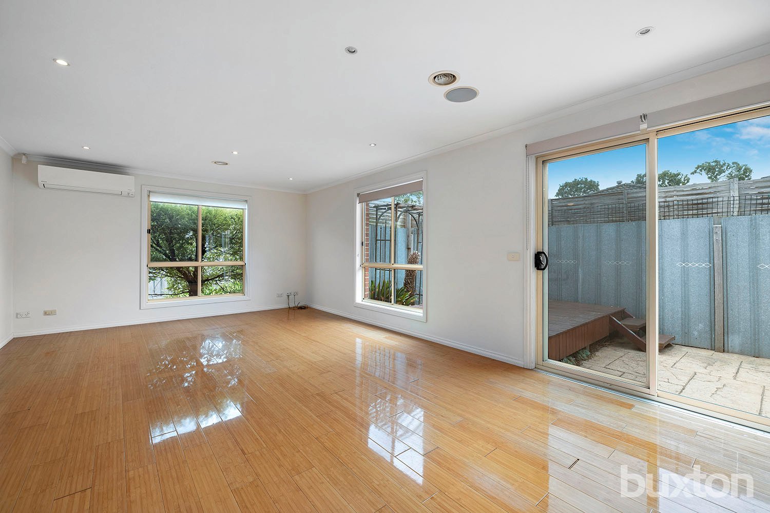 Gallery: 2/1 Woods Avenue