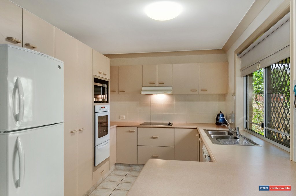 2/1 Yale Street VARSITY LAKES 2