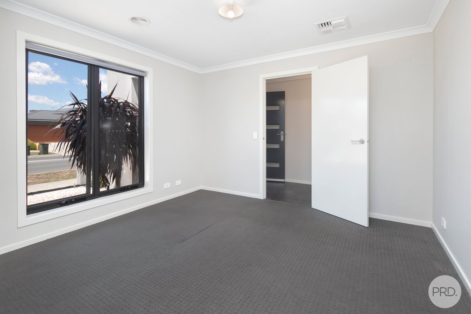 21 Yorkdale Boulevard WINTER VALLEY 8