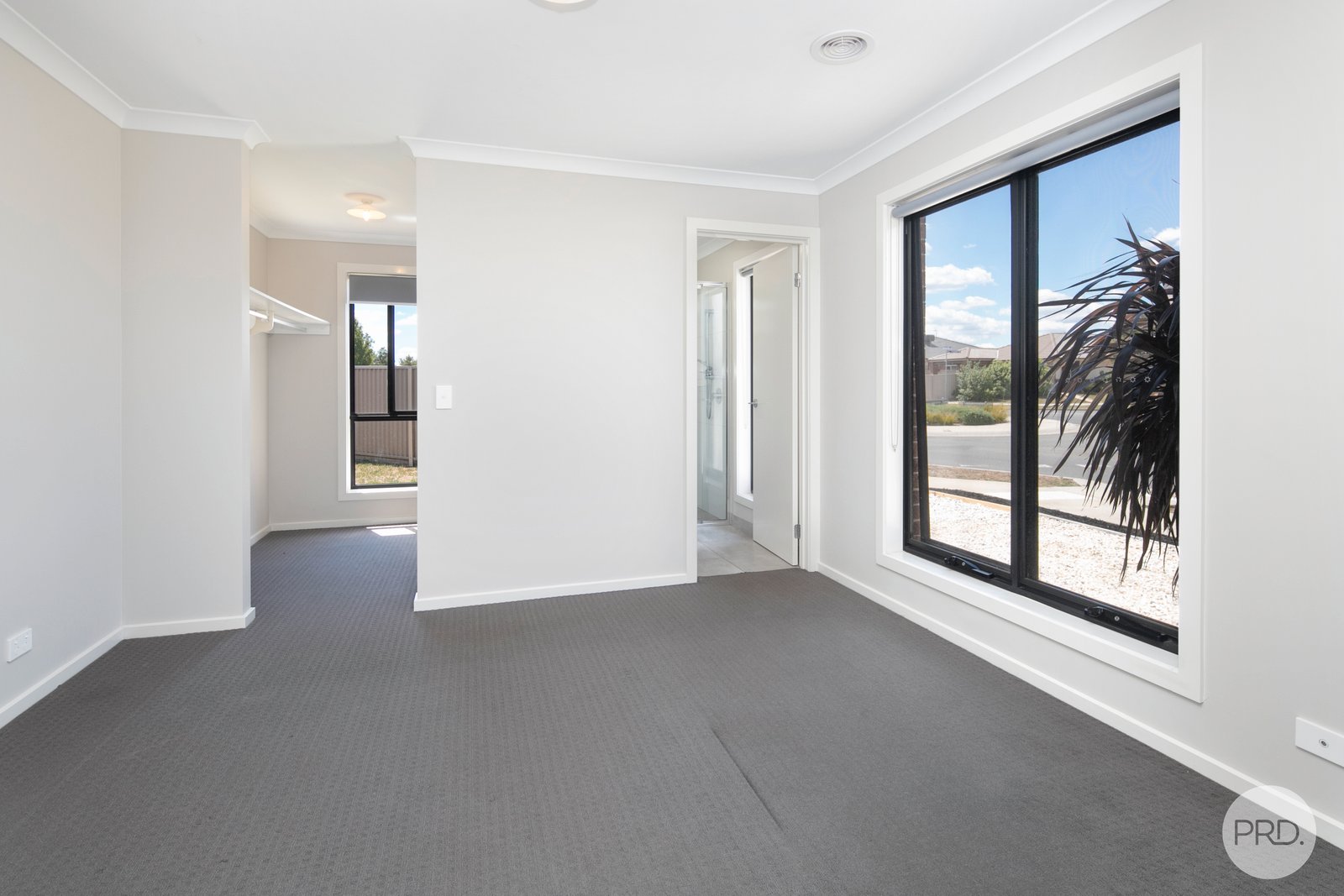 21 Yorkdale Boulevard WINTER VALLEY 9