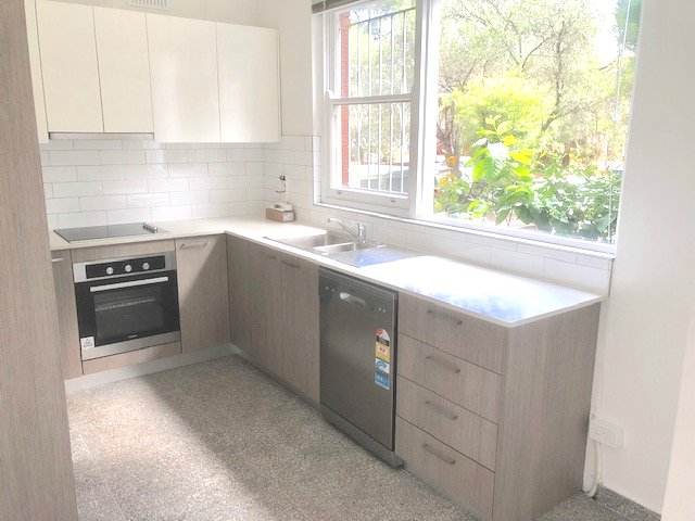 2/10-12 Hercules Road BRIGHTON-LE-SANDS 3