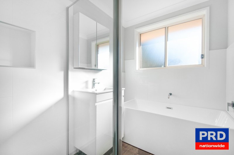 2/10 Appleby Cl  HORSLEY 4