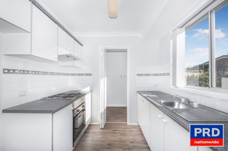 2/10 Appleby Cl  HORSLEY 2