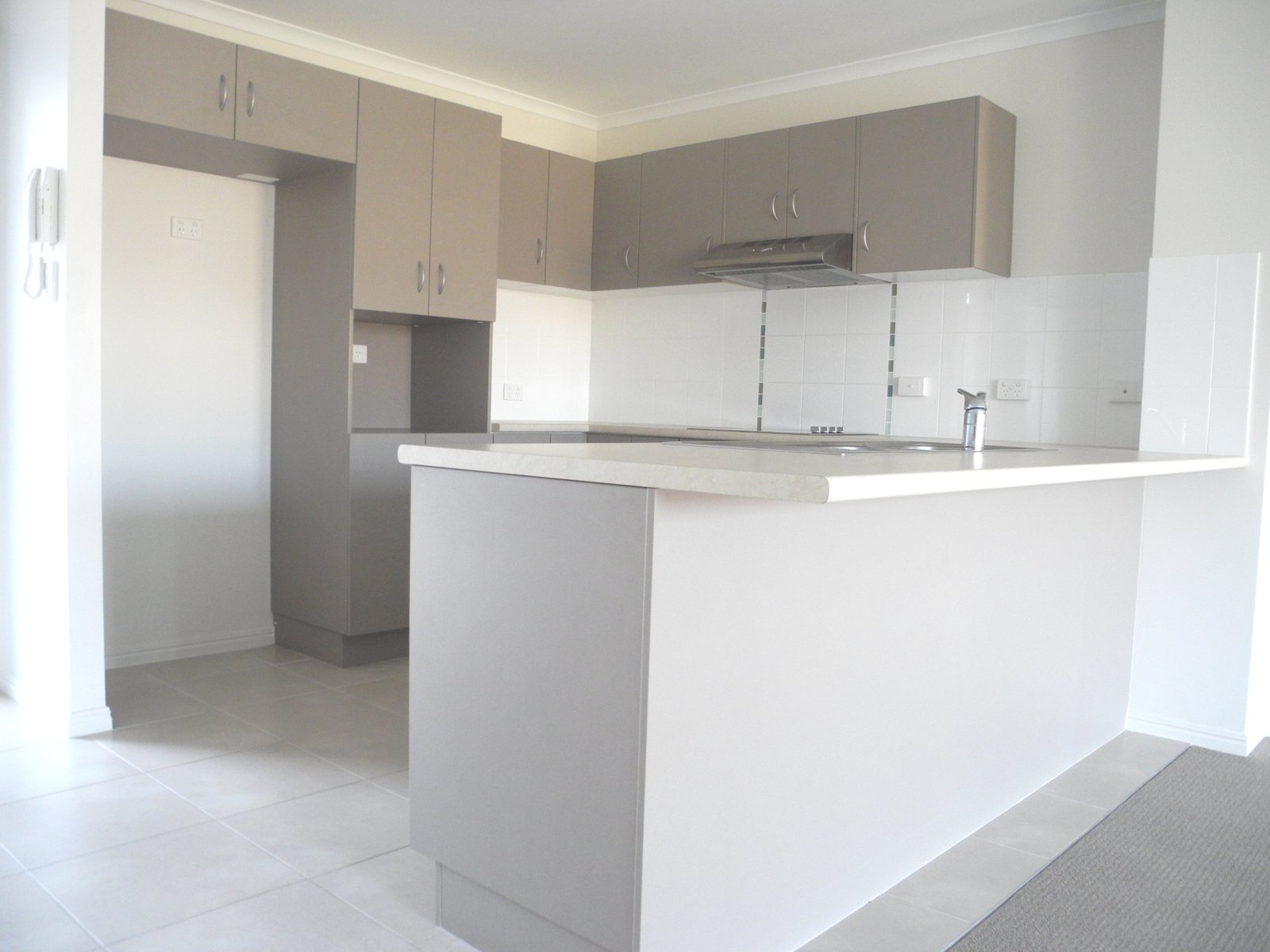 2/10 Arthur Street BOYNE ISLAND 2