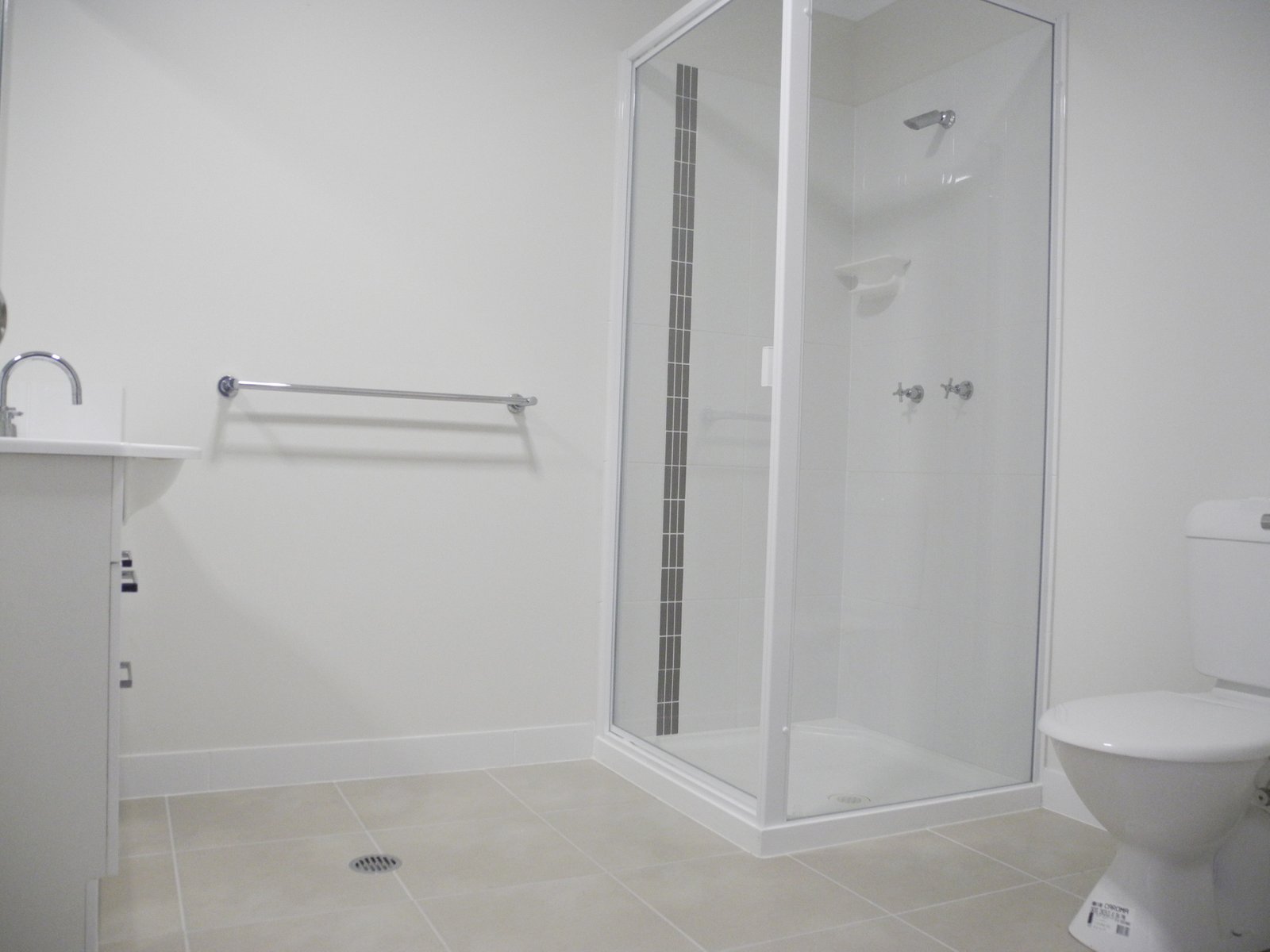 2/10 Arthur Street BOYNE ISLAND 5