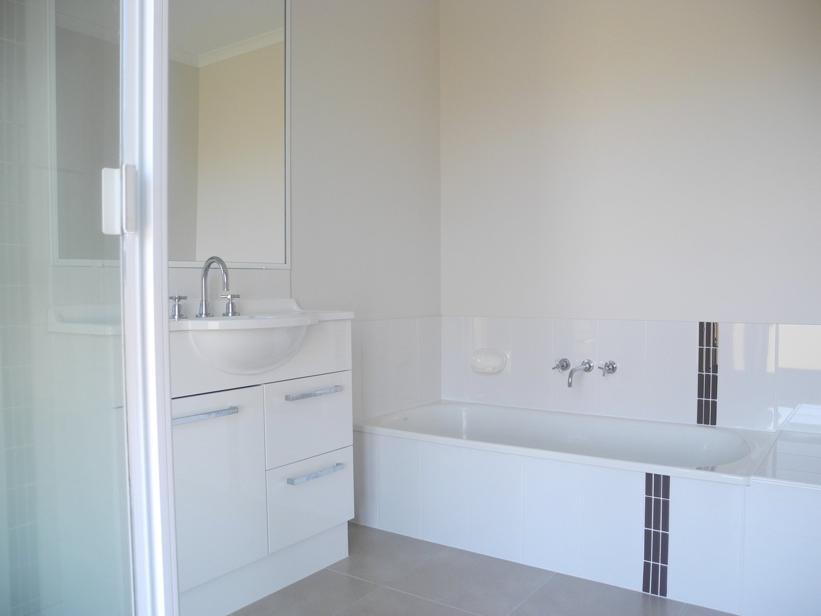 2/10 Arthur Street BOYNE ISLAND 9