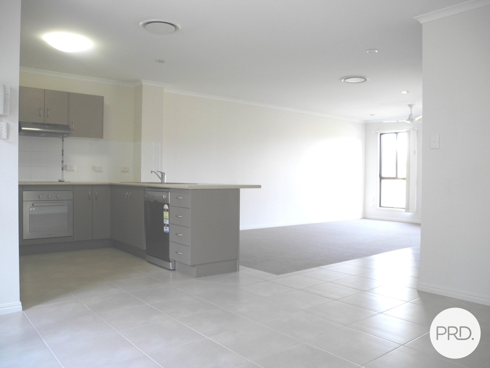 2/10 Arthur Street BOYNE ISLAND 3