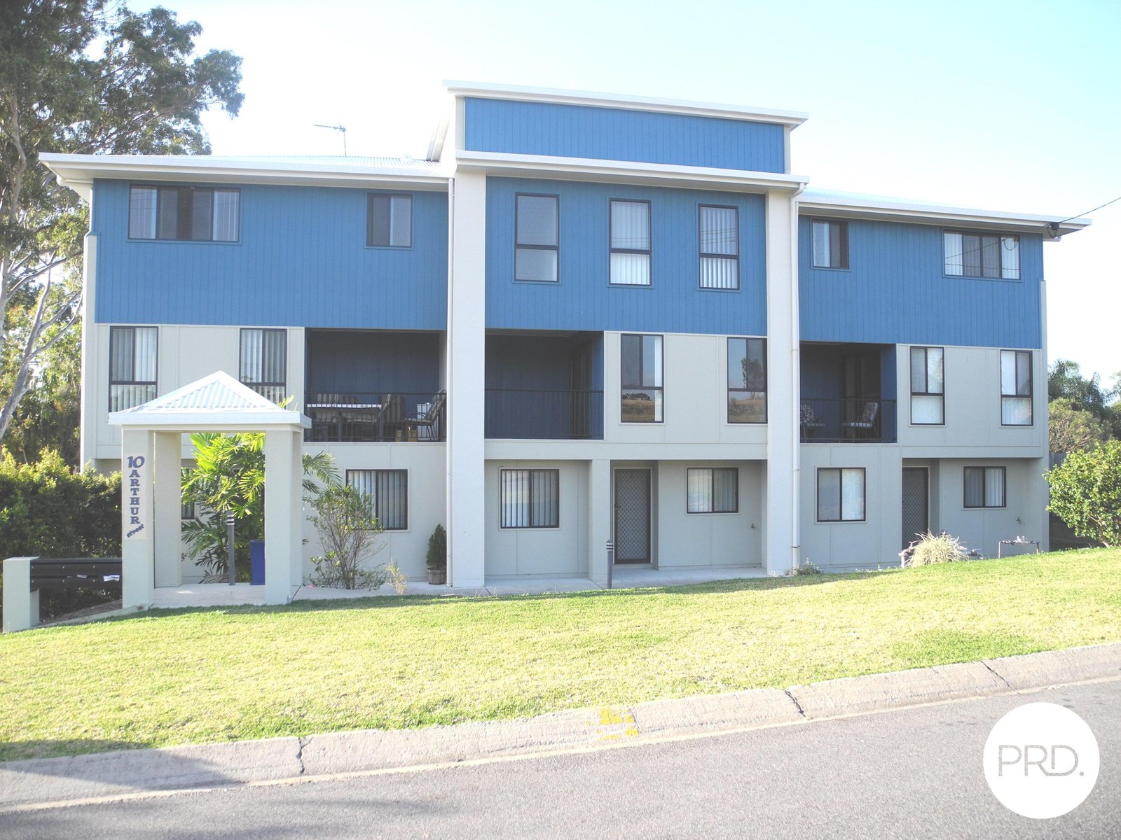 2/10 Arthur Street BOYNE ISLAND 13