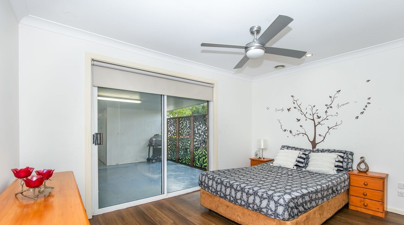 2/10 Avi Court LABRADOR 10