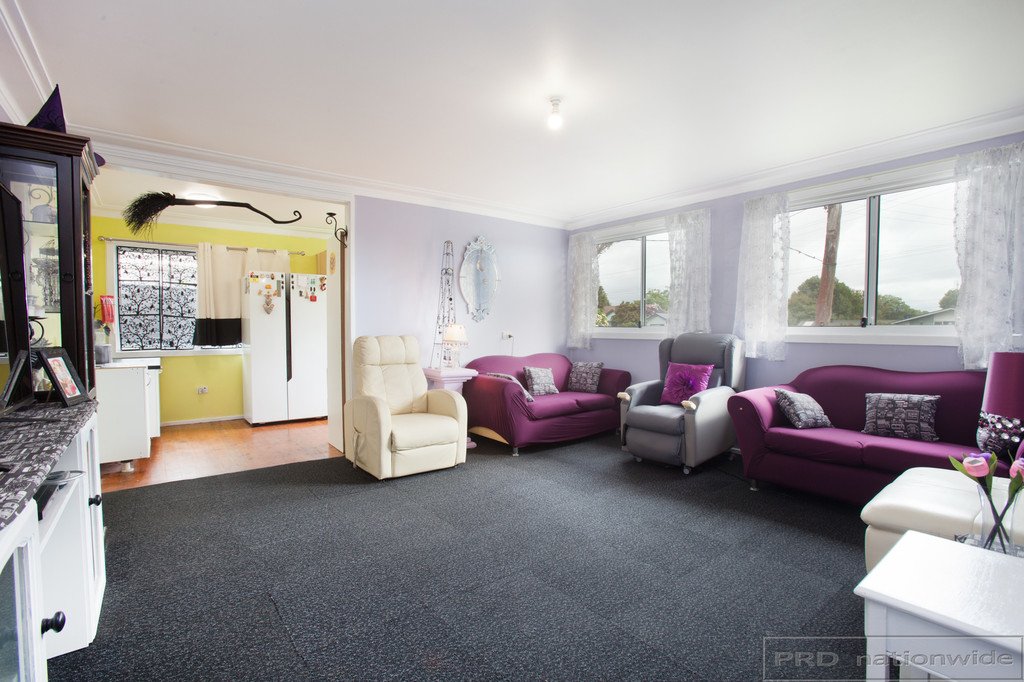 210 Awaba Rd  TORONTO 5