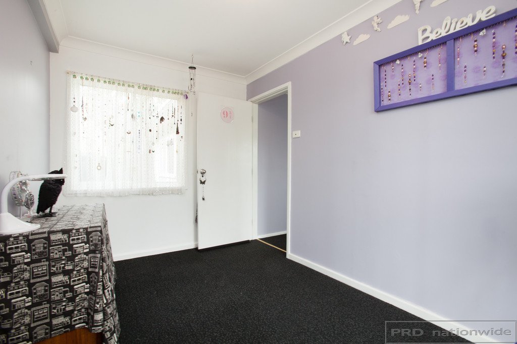 210 Awaba Rd  TORONTO 12