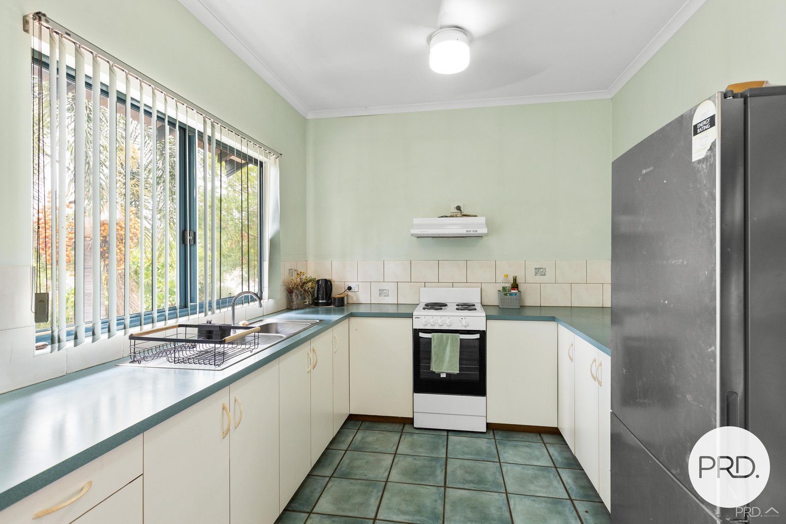 2/10 Bagot Street DJUGUN 5