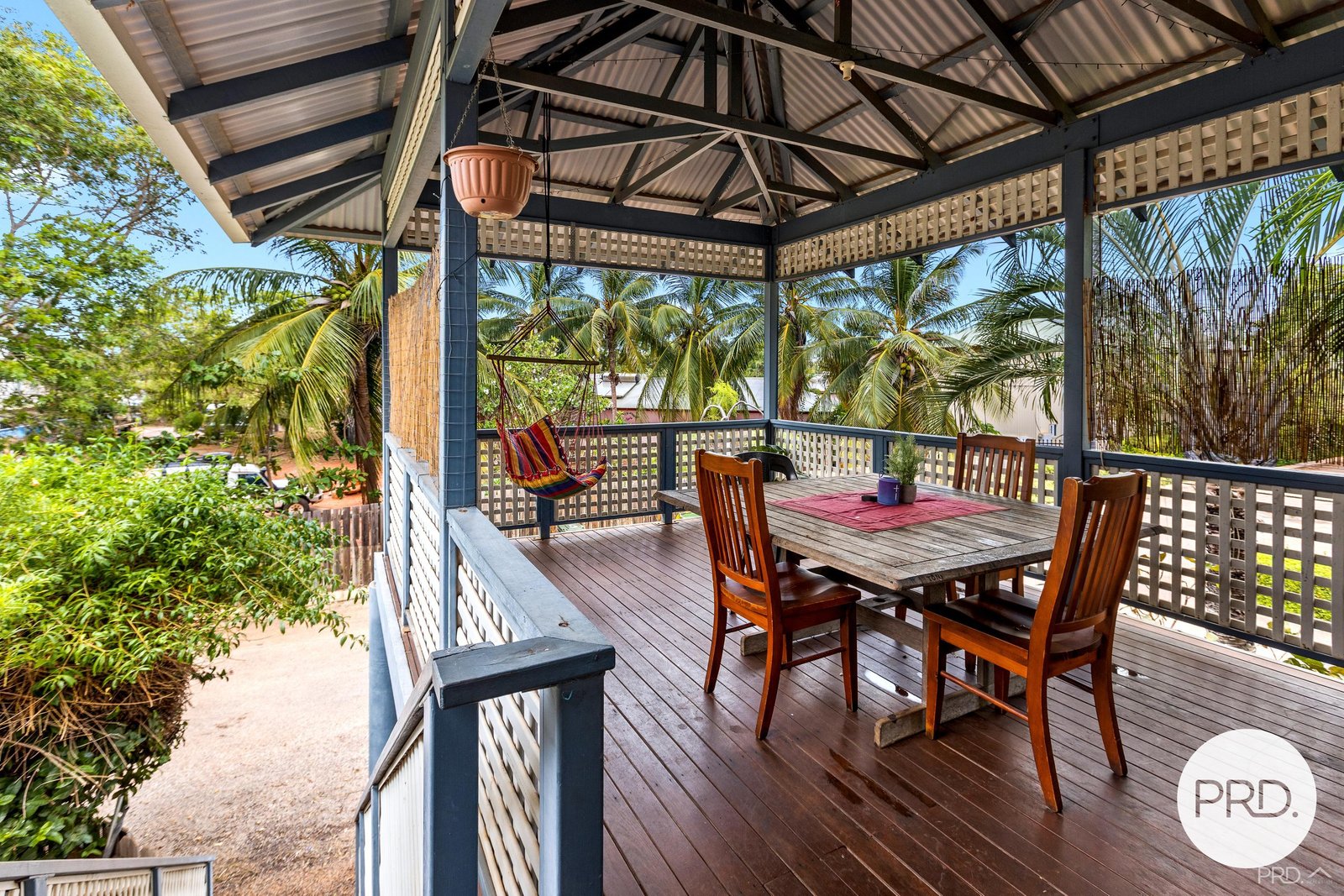 2/10 Bagot Street DJUGUN 9