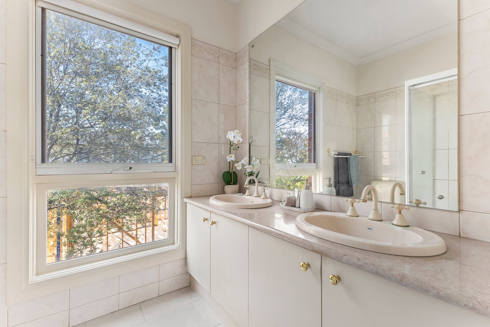 2/10 Balmoral Avenue, Templestowe Lower, 3107