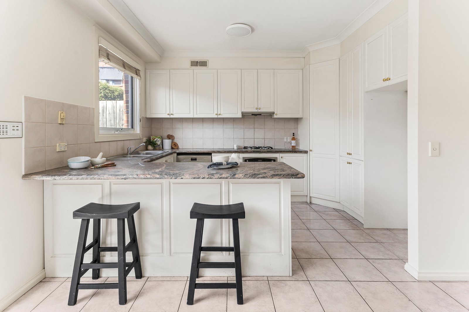 2/10 Balmoral Avenue, Templestowe Lower, 3107