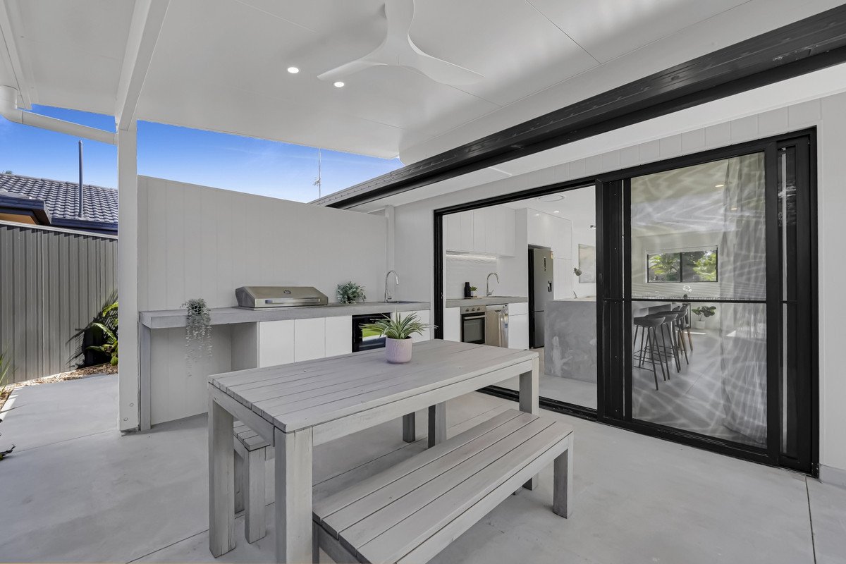 2/10 Barbet Place Burleigh Waters 14