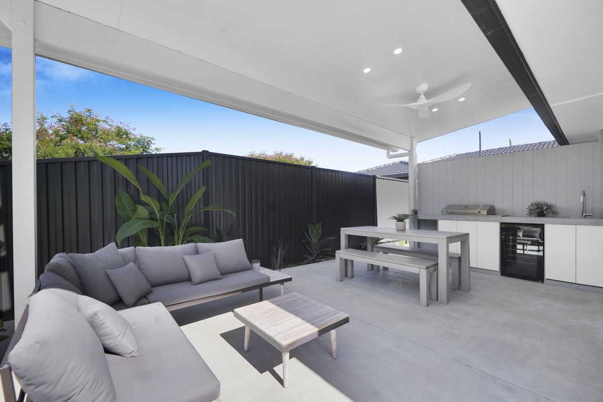 2/10 Barbet Place Burleigh Waters 3