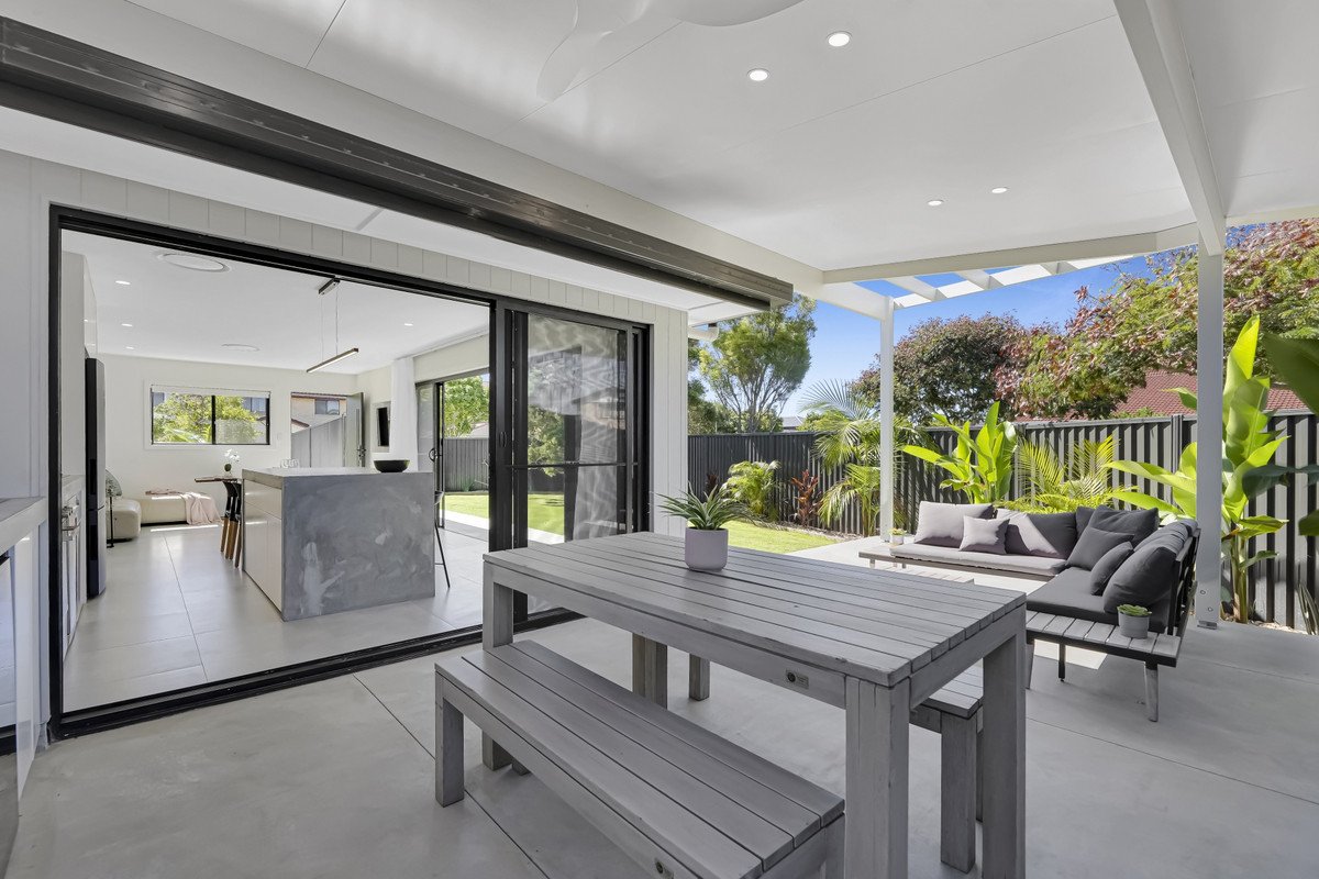 2/10 Barbet Place Burleigh Waters 15