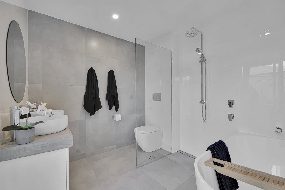 2/10 Barbet Place Burleigh Waters 4